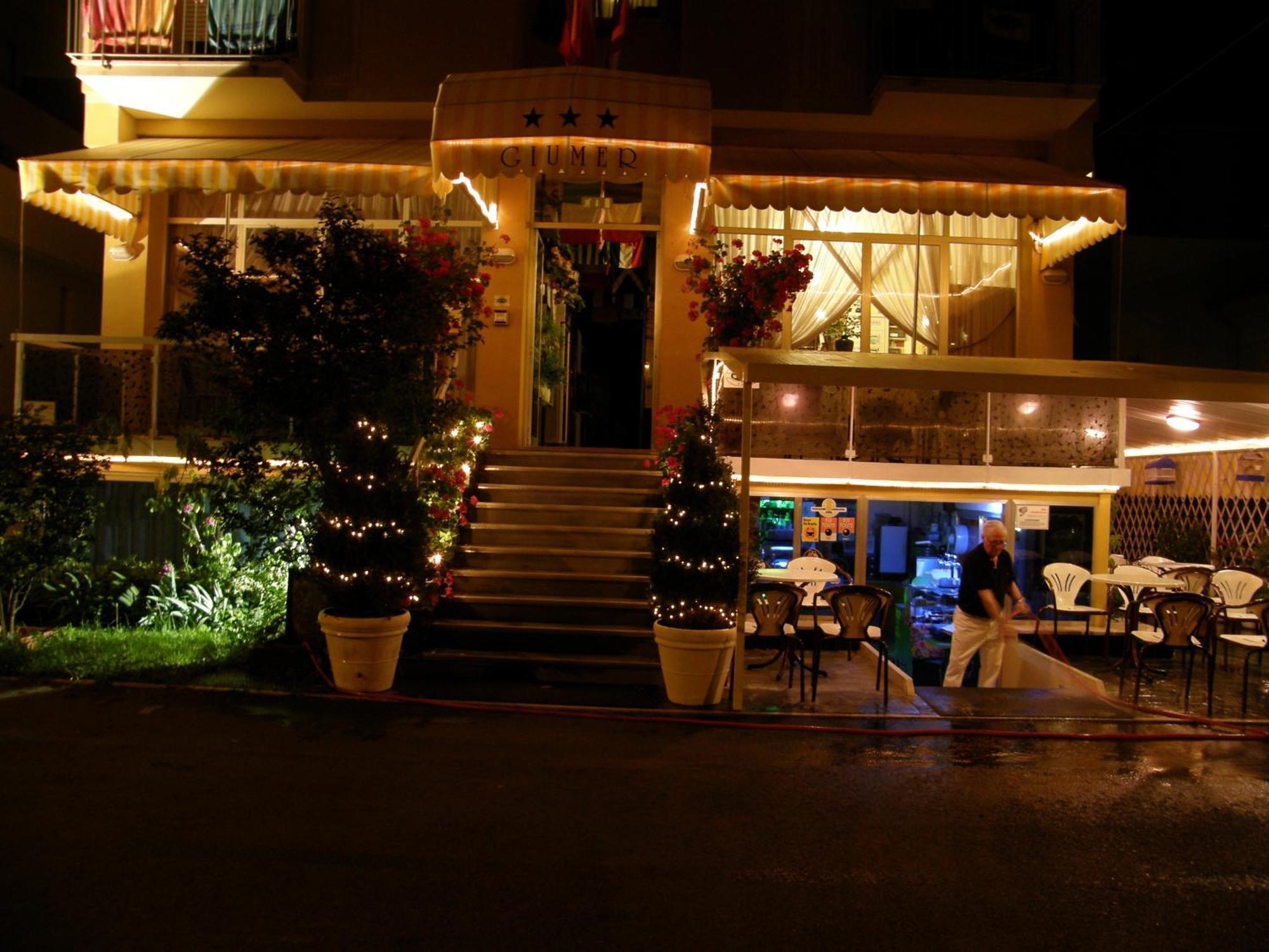 Hotel Giumer Rimini Exterior foto